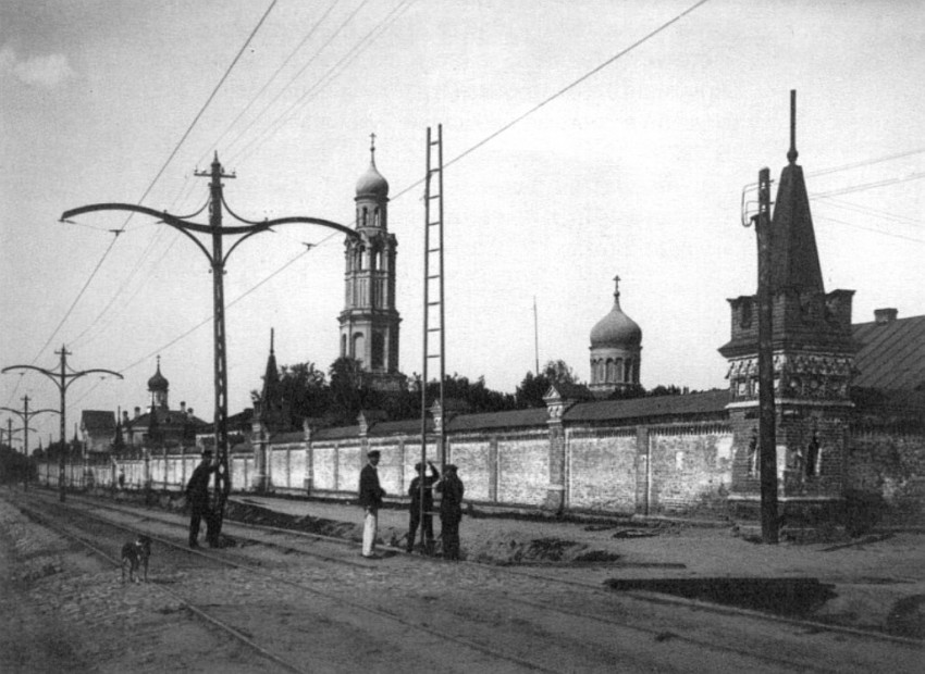 Всехсвятский монастырь при Новоблагословенном кладбище.