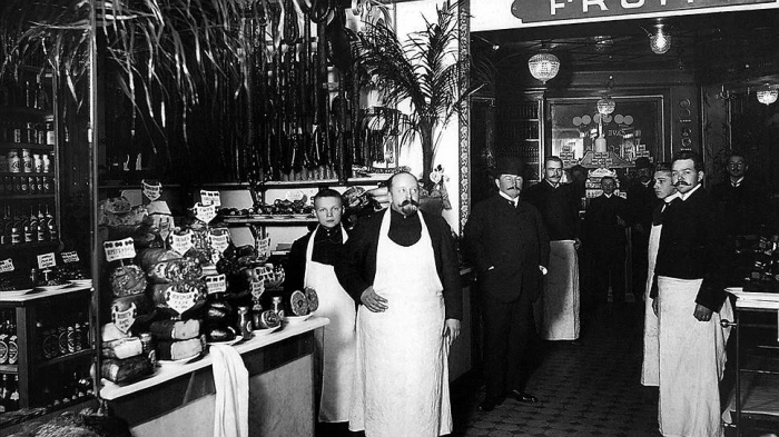 Колбасная лавка.